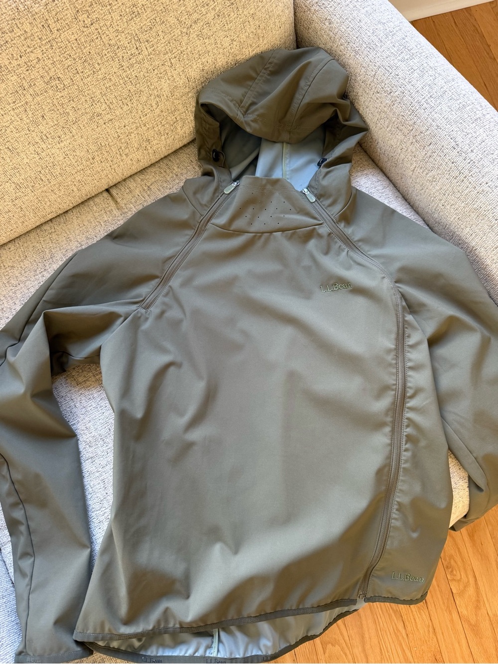 L.L. Bean Women‘s Olive Green Hooded Rain/Wind Jacket size L